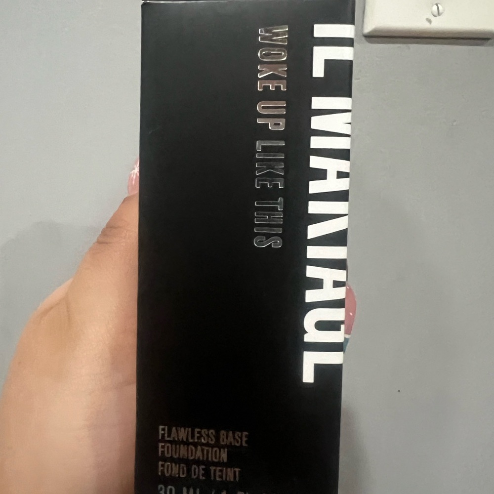 IL MAKIAGE Woke Up Like This Foundation 075